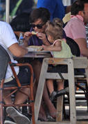 Jessica Alba (Джессика Альба) - Страница 6 Th_24767_s-ja-out-for-lunch-in-miami-20100206-3_122_140lo