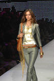 th_24296_md-fashionledge.com-ss07-rtw-newyork-w-republic-003-ixkccgal_122_15lo.jpg
