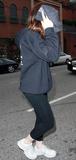 th_44972_celeb-city.org_Kate_Beckinsale_leaving_a_medical_building_0001_122_186lo.jpg
