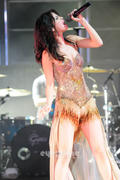 th_957831217_SelenaGomezConcertPicsFromFlorida009_122_219lo.jpg