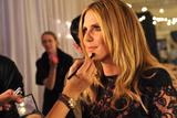 th_58913_Heidi_Klum_nov182009-028_122_247lo.jpg