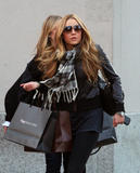 http://img241.imagevenue.com/loc248/th_92785_Amanda_Bynes_2009-02-15_-_Shopping_at_Paige_in_the_Meatpacking_District_in_NYC_872_122_248lo.jpg