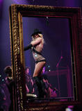 th_02646_babayaga_Britney_Spears_The_Circus_Starring_Britney_Spears_Performance_03-03-2009_119_122_253lo.jpg