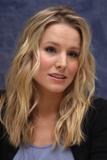 th_11193_kristen_bell_couples_retreat_press_conference_06_122_366lo.jpg