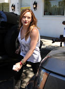 http://img241.imagevenue.com/loc457/th_88263_Hilary_Duff_leaves_a_salon_in_Beverly_Hills17_122_457lo.jpg