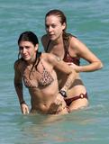 th_03093_Celebutopia-Chloe_Sevigny_in_bikini_on_the_beach_in_Miami-26_122_491lo.jpg