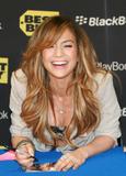 th_84798_celebrity_paradise.com_TheElder_JenniferLopez2011_04_19_signsCDsatBestBuy7_122_519lo.jpg