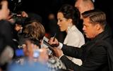 th_00166_Celebutopia-Angelina_Jolie-The_curious_case_of_Benjamin_Button_premiere_in_Berlin-75_122_567lo.jpg