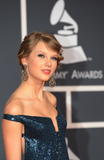 Taylor Swift - Страница 3 Th_50503_Taylor_Swift_celebutopia_net_433_122_64lo