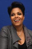 th_13001_celebrity_paradise.com_TheElder_JanetJackson2010_11_02_pressconferenceforColoredGirlsinLA13_122_67lo.jpg