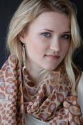 http://img241.imagevenue.com/loc154/th_87990_Emily_Osment_Photo_Session_at_P3R_Publicity_Offices22_122_154lo.jpg