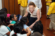 http://img241.imagevenue.com/loc240/th_76115_Hilary_Duff_at_Normandie_Ave_Elementary_Schools27_122_240lo.jpg