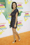 http://img241.imagevenue.com/loc381/th_09625_celebrity_paradise.com_TheElder_RosarioDawson5_122_381lo.jpg