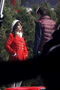 http://img241.imagevenue.com/loc381/th_20805_LeaMicheleSetofGlee_Xmasepisode_Pasadena_181110_TCC_004_122_381lo.jpg