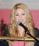 http://img241.imagevenue.com/loc541/th_27529_Celebutopia-Shakira_attends_a_Talk_at_the_Oxford_Union_in_Oxford-03_122_541lo.jpg