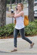 http://img241.imagevenue.com/loc77/th_62388_Hilary_Out_for_lunch_in_Beverly_Hills14_122_77lo.jpg